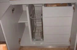 Frontal de módulo de aceitera y gavetero en cocina empotrada